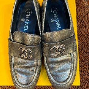 100% authentic CHANEL loafers with double CC